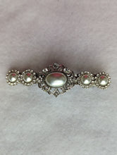 Load image into Gallery viewer, Grey Bridal Hair Barrettes, Wedding Hair Accessories, Silver &amp; Pearl Wedding Hair Clips
